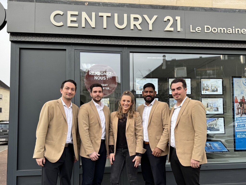 l'équipe de l'agence Le Domaine