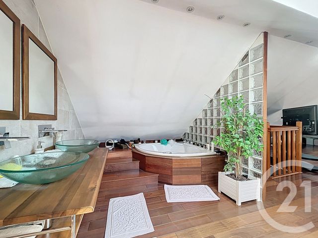 Afficher la photo en grand maison à vendre - 8 pièces - 138.27 m2 - MONTMAGNY - 95 - ILE-DE-FRANCE - Century 21 Le Domaine