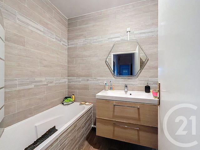 Appartement F3 à vendre - 3 pièces - 61.32 m2 - DEUIL LA BARRE - 95 - ILE-DE-FRANCE - Century 21 Le Domaine