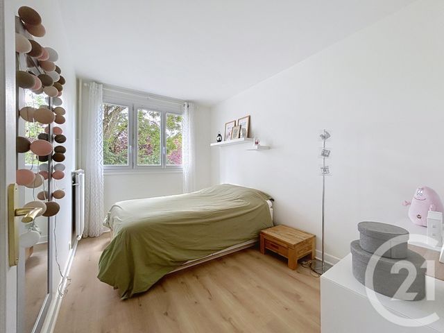 Afficher la photo en grand Appartement F4 à vendre - 4 pièces - 78.29 m2 - DEUIL LA BARRE - 95 - ILE-DE-FRANCE - Century 21 Le Domaine