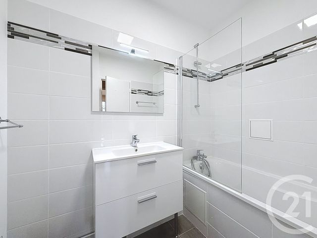 Appartement F4 à vendre - 4 pièces - 88.85 m2 - MONTMORENCY - 95 - ILE-DE-FRANCE - Century 21 Le Domaine