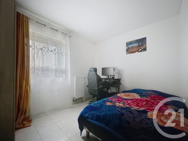 Appartement à vendre - 4 pièces - 74.16 m2 - EPINAY SUR SEINE - 93 - ILE-DE-FRANCE - Century 21 Le Domaine