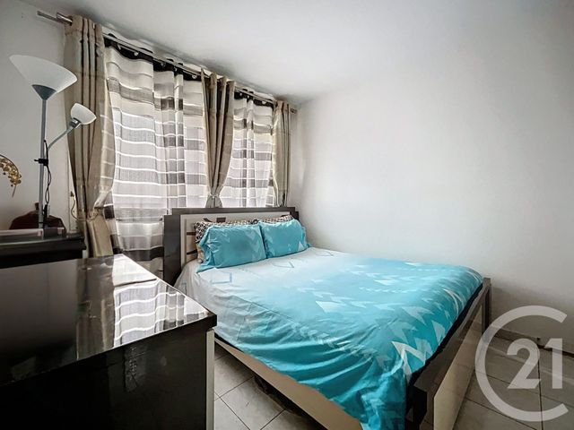 Appartement à vendre - 4 pièces - 74.16 m2 - EPINAY SUR SEINE - 93 - ILE-DE-FRANCE - Century 21 Le Domaine