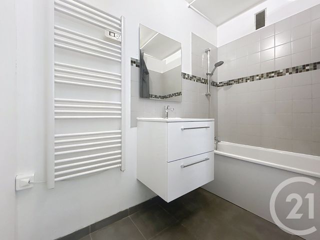 Appartement F3 à louer - 3 pièces - 52.2 m2 - DEUIL LA BARRE - 95 - ILE-DE-FRANCE - Century 21 Le Domaine