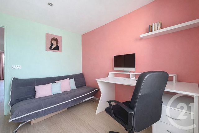 Appartement F5 à vendre - 5 pièces - 87.61 m2 - EPINAY SUR SEINE - 93 - ILE-DE-FRANCE - Century 21 Le Domaine