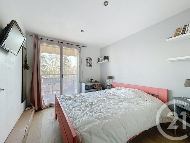 Appartement F5 à vendre - 5 pièces - 87.61 m2 - EPINAY SUR SEINE - 93 - ILE-DE-FRANCE - Century 21 Le Domaine