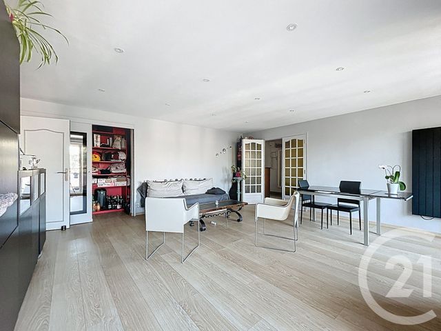 Appartement F5 à vendre - 5 pièces - 87.61 m2 - EPINAY SUR SEINE - 93 - ILE-DE-FRANCE - Century 21 Le Domaine