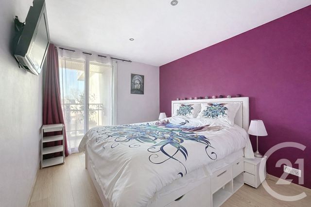 Appartement F5 à vendre - 5 pièces - 87.61 m2 - EPINAY SUR SEINE - 93 - ILE-DE-FRANCE - Century 21 Le Domaine