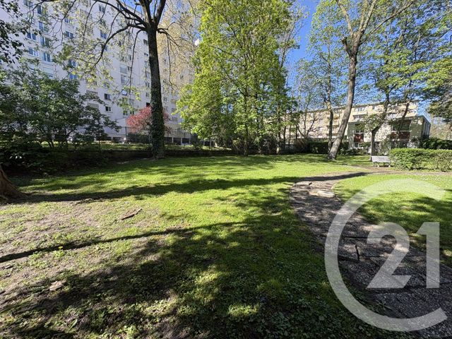 Appartement F5 à vendre - 5 pièces - 87.61 m2 - EPINAY SUR SEINE - 93 - ILE-DE-FRANCE - Century 21 Le Domaine