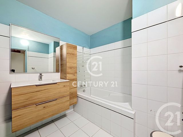 Appartement F4 à vendre - 4 pièces - 76.26 m2 - MONTMORENCY - 95 - ILE-DE-FRANCE - Century 21 Le Domaine
