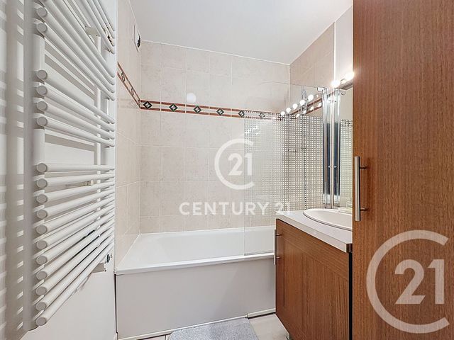 Appartement F4 à vendre - 4 pièces - 75.48 m2 - DEUIL LA BARRE - 95 - ILE-DE-FRANCE - Century 21 Le Domaine