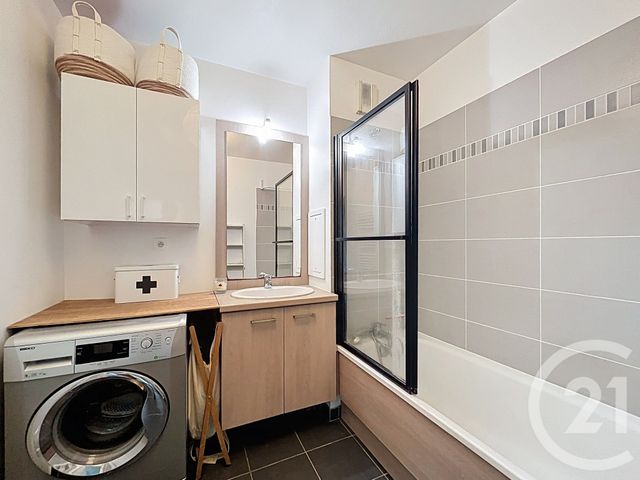 Appartement F3 à vendre - 3 pièces - 53.04 m2 - EPINAY SUR SEINE - 93 - ILE-DE-FRANCE - Century 21 Le Domaine