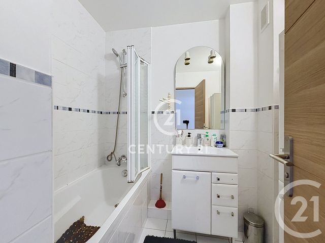 Appartement F4 à vendre - 4 pièces - 77.31 m2 - DEUIL LA BARRE - 95 - ILE-DE-FRANCE - Century 21 Le Domaine