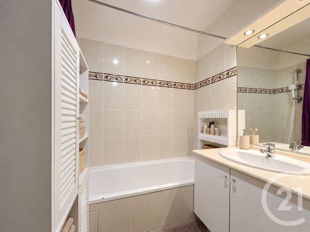 Appartement F4 à vendre - 5 pièces - 89.26 m2 - DEUIL LA BARRE - 95 - ILE-DE-FRANCE - Century 21 Le Domaine