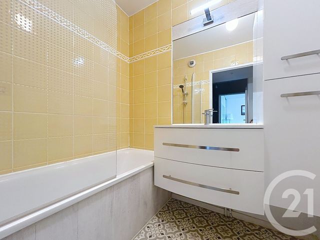 Appartement F2 à vendre - 2 pièces - 42.97 m2 - MONTMAGNY - 95 - ILE-DE-FRANCE - Century 21 Le Domaine